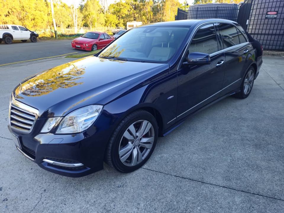 2013 Mercedes-Benz e350 avant-garde luxury low kms 2.jpg